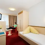 Guest house Fruhstuckspension Astoria 3*