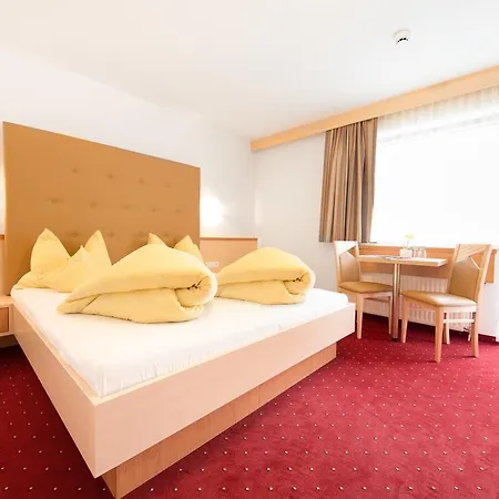 ゲストハウス Fruehstueckspension Astoria ゼルデン